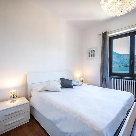 Apartment View With Balcony And Parking - Larihome A25 Gera Lario