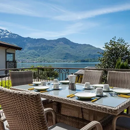 View With Balcony And Parking - Larihome A25 Apartment *